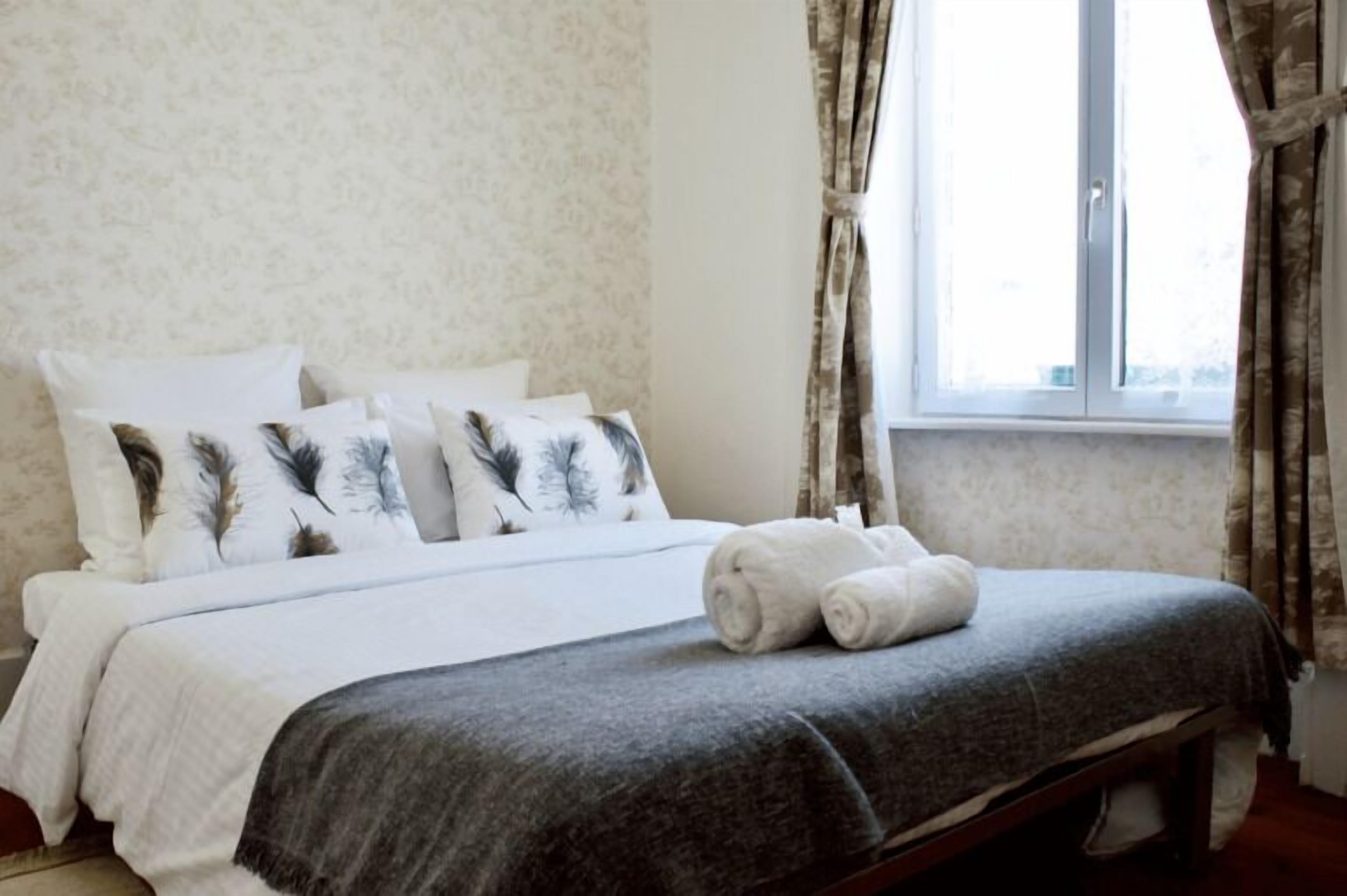 Family Room | Free WiFi