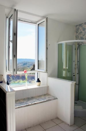Classic Room | Bathroom. Valfrescos
