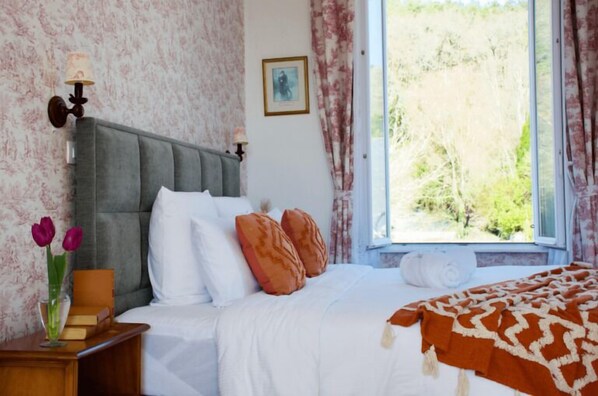 Comfort Room | Free WiFi - Valfrescos  (Caurel)