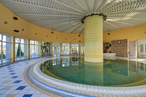4 indoor pools, 6 outdoor pools - Hotel Thermalpark (Dunajska Streda)