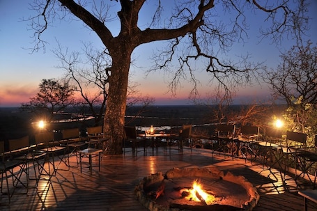 Terrace/patio. Muchenje Safari Lodge
