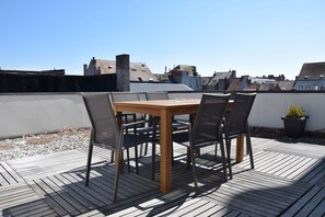 Perhehuone, 2 makuuhuonetta | Allergiatestatut vuodevaatteet, untuvapeitot, tallelokero huoneessa