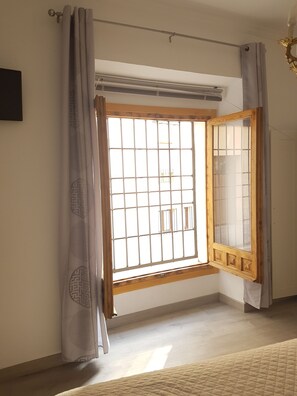 Superior tweepersoonskamer | Een bureau, extra bedden (toeslag), gratis wifi