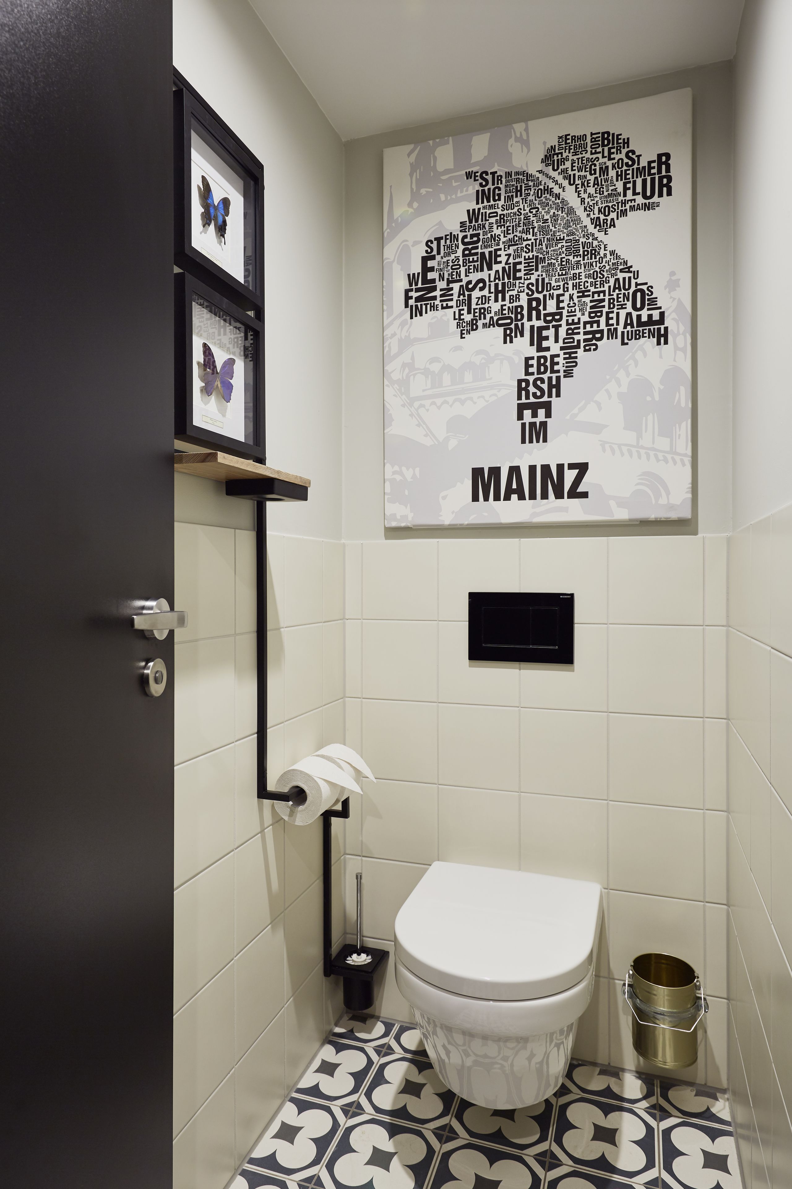 Rainfall showerhead, hair dryer, towels, soap