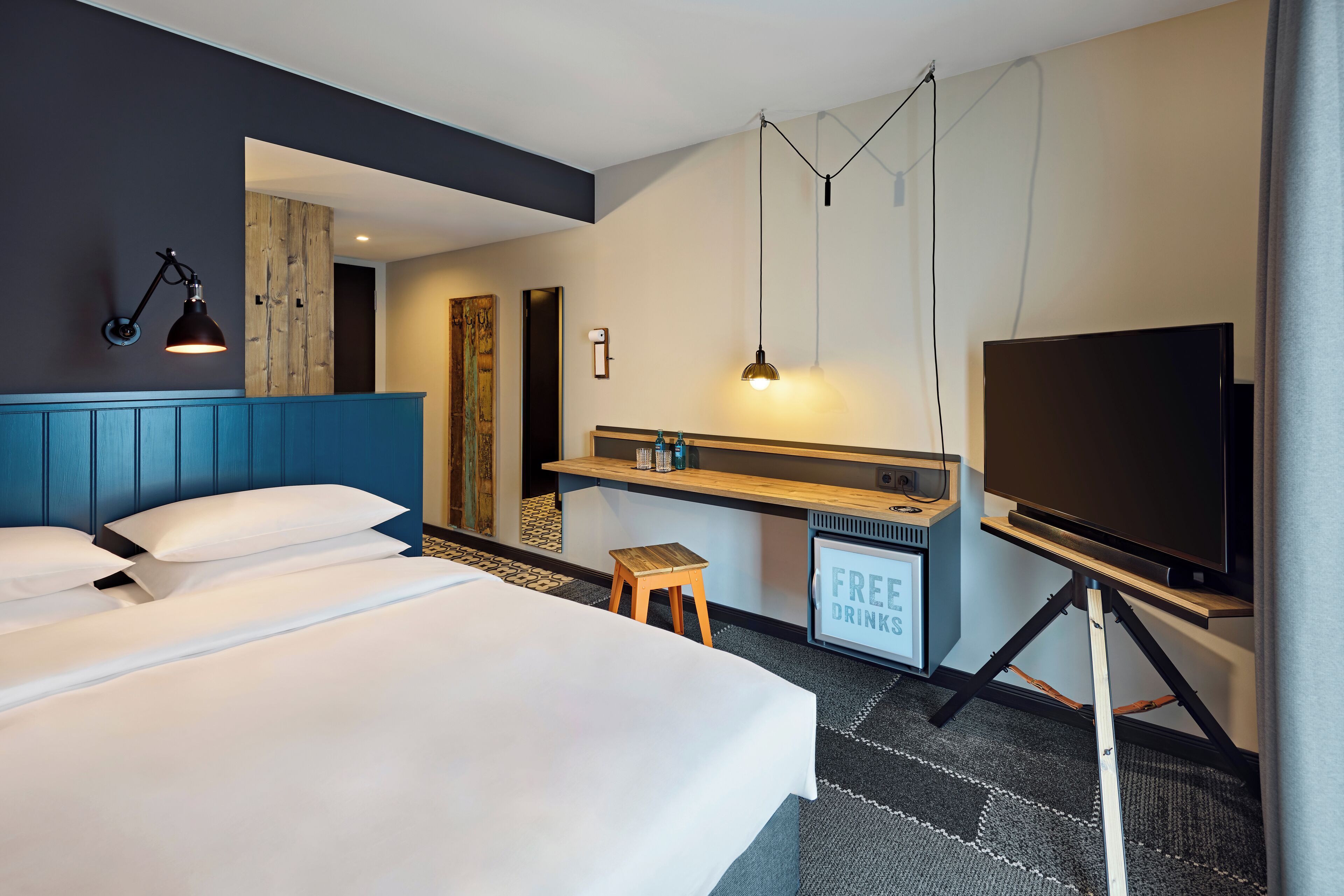 Room, 1 Queen Bed | Egyptian cotton sheets, premium bedding, down comforters, pillowtop beds