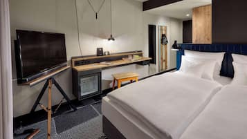 Egyptian cotton sheets, premium bedding, down comforters, pillowtop beds