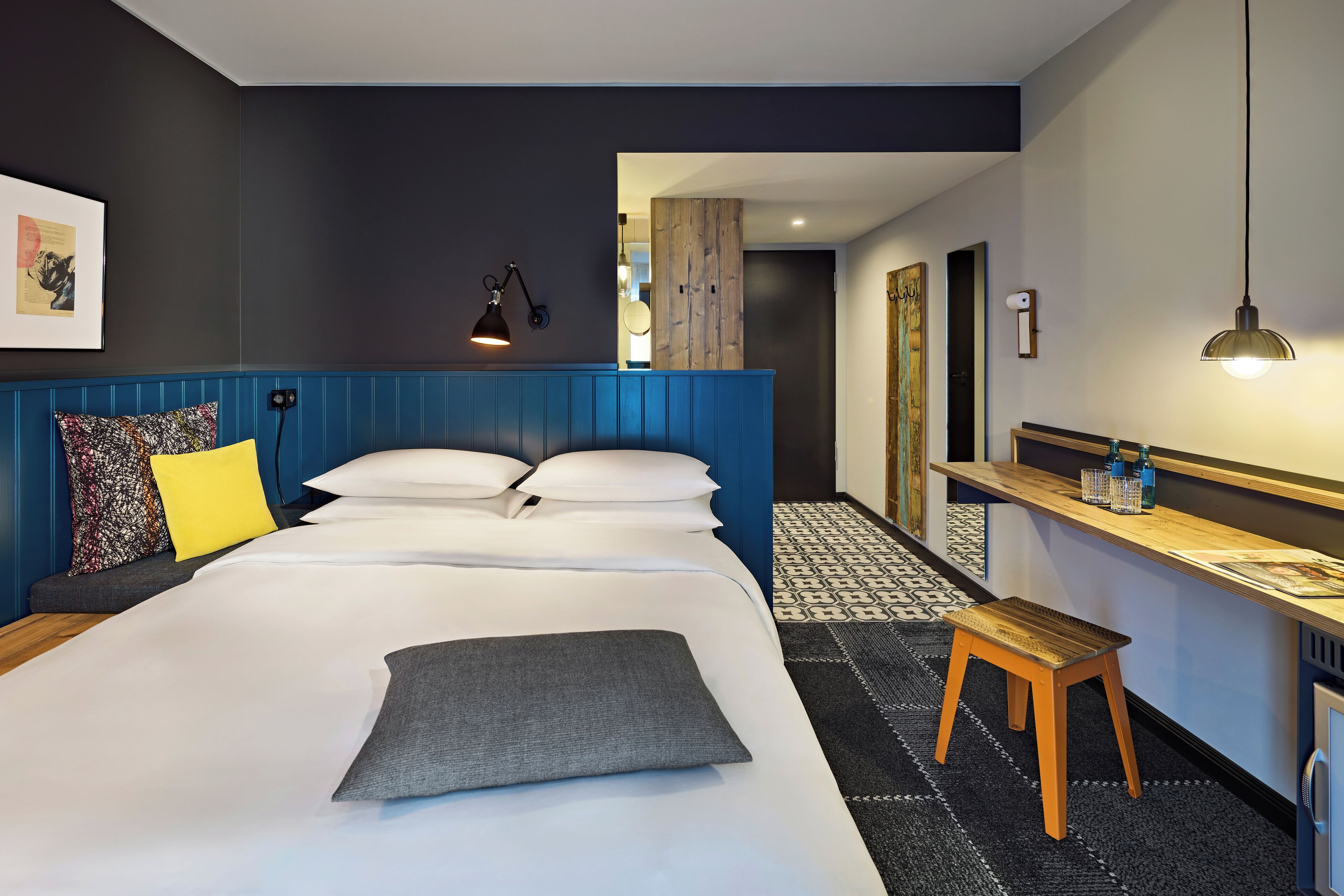 Deluxe Room, 1 Queen Bed | Egyptian cotton sheets, premium bedding, down duvets, pillow-top beds