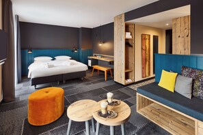 Premium Room, 1 King Bed | Egyptian cotton sheets, premium bedding, down comforters, pillowtop beds - Me and All Hotel Mainz, by Hyatt (Mainz)