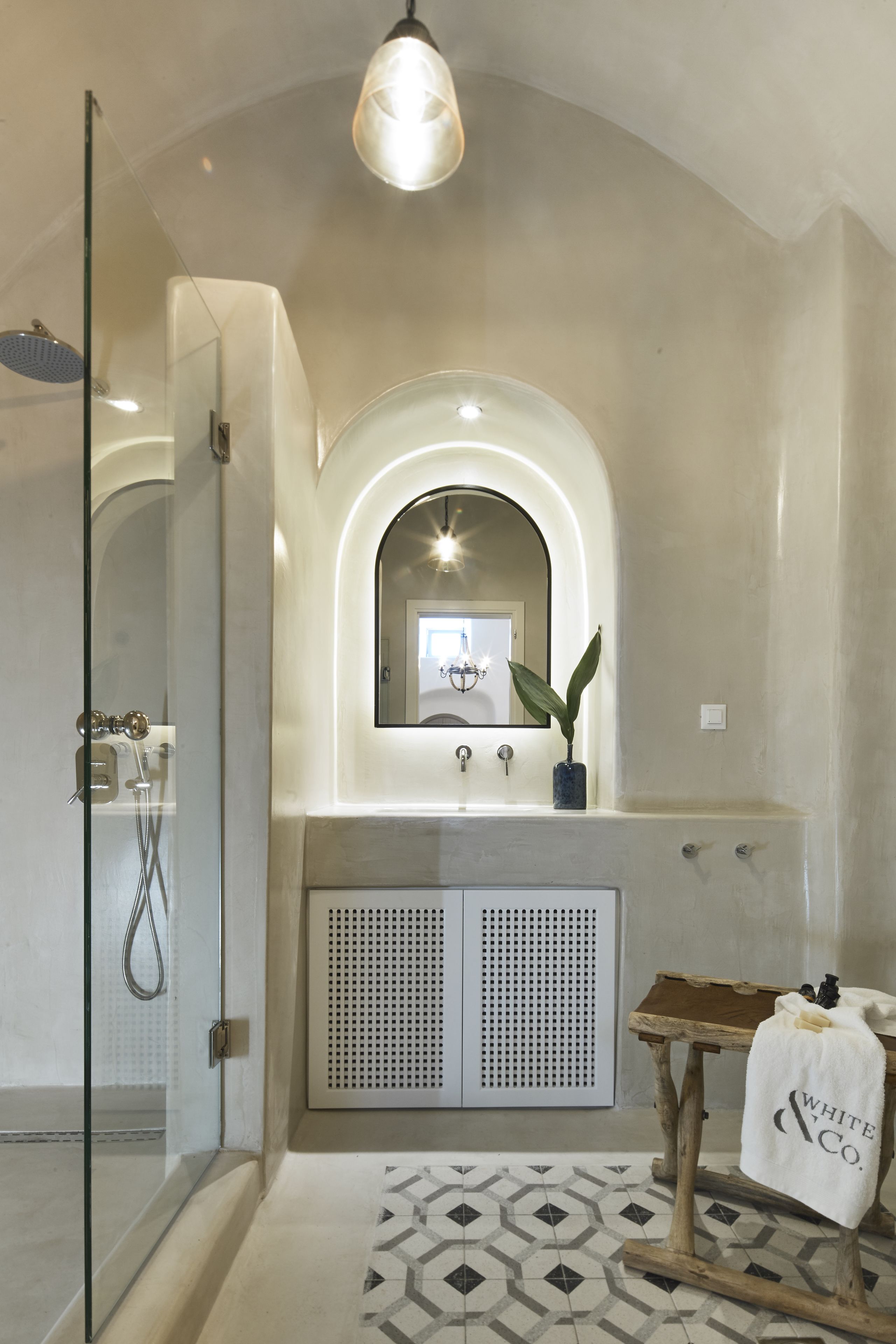 Photo - White & Co. La Torre Suites