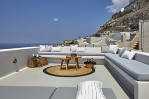 Two Bedroom Suite with Outdoor Hot Tub and Panoramic View | Balkon