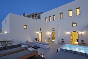 Terrace/patio - White and Co. La Torre Suites (Santorini)