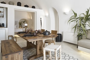 Two Bedroom Cave Suite with Outdoor Hot Tub and Panoramic View | Living area
