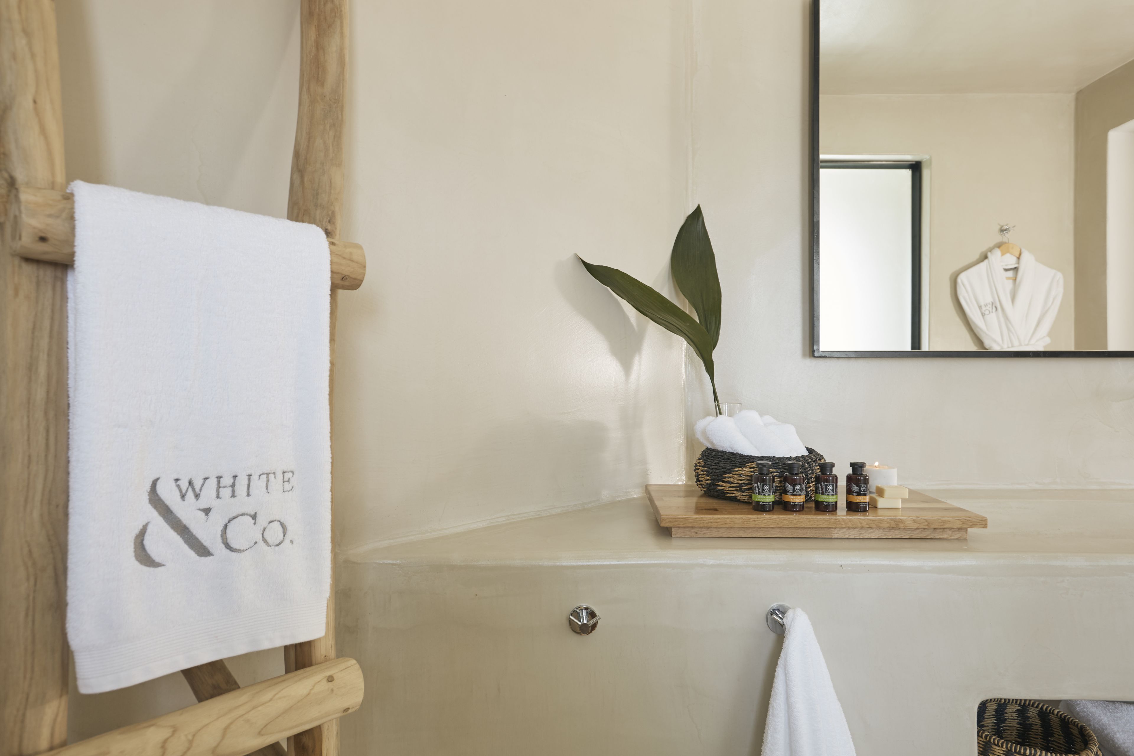 Photo - White & Co. La Torre Suites