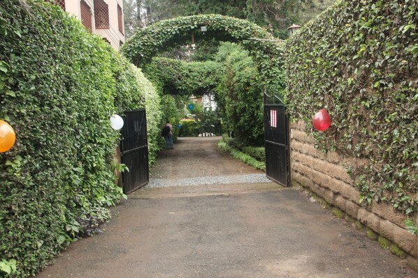 Property entrance - Kiloran House (Nairobi)