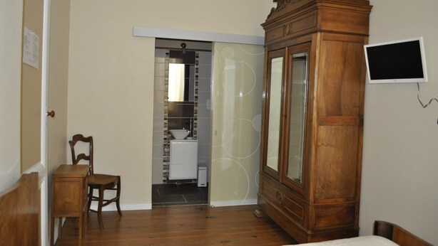 Classic Double Room, Private Bathroom, Garden View (La DUO)