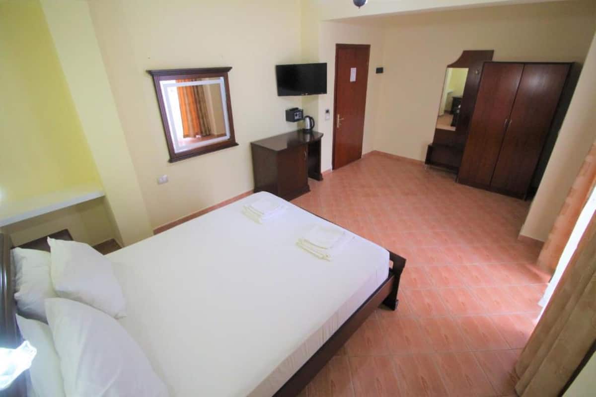 Double Room, Balcony | In-room safe, desk, soundproofing, iron/ironing board (on request)
