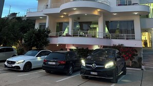 Unclassified image, 3 of 96, button - Hotel Oskar (Sarandë)