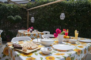 Petit déjeuner buffet compris tous les jours