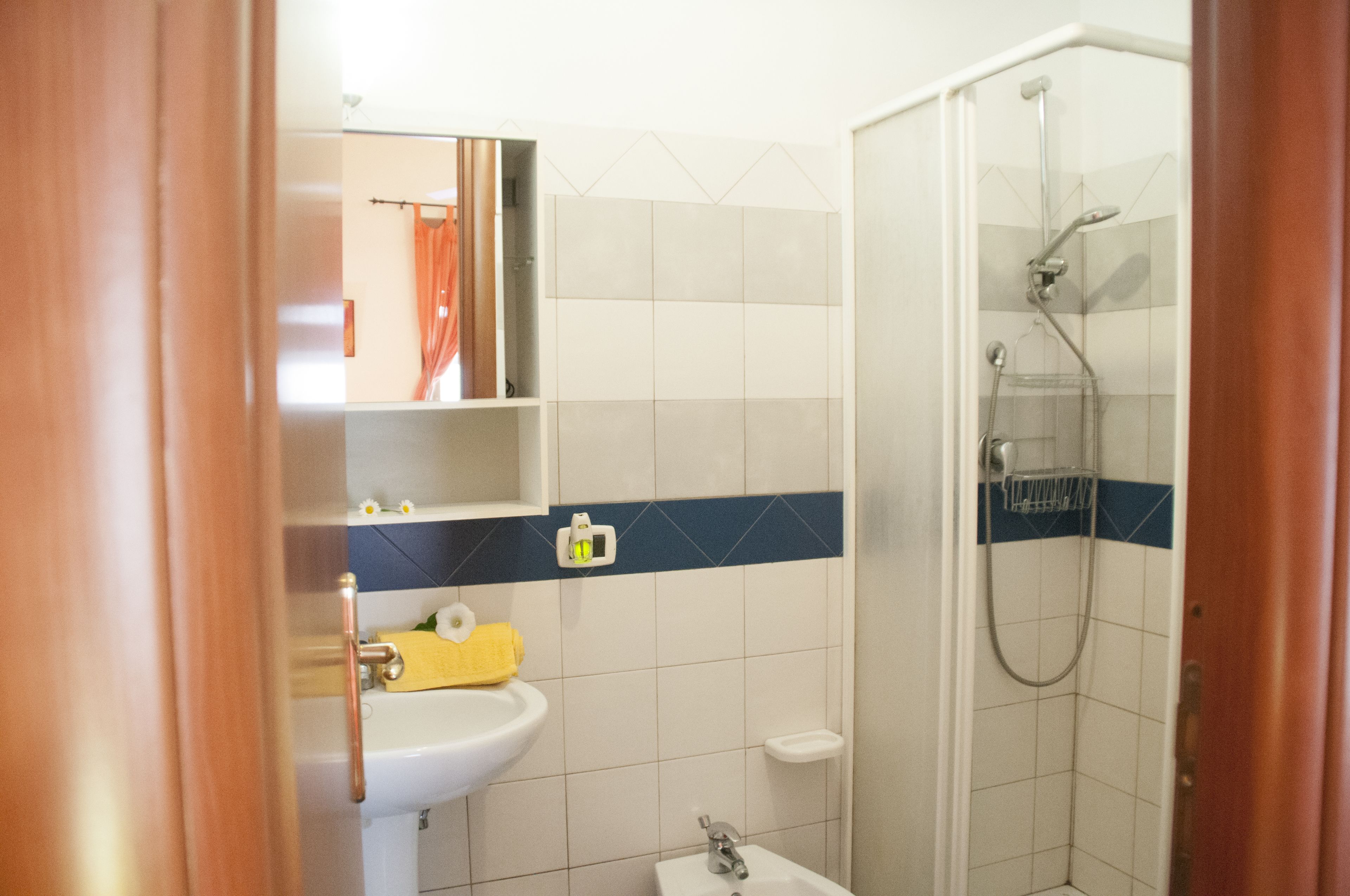 Economy Double Room, 1 Bedroom | Bathroom amenities