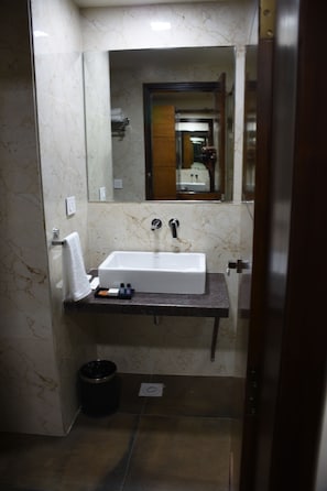 Chambre Élite Double ou avec lits jumeaux, non-fumeur | Salle de bain