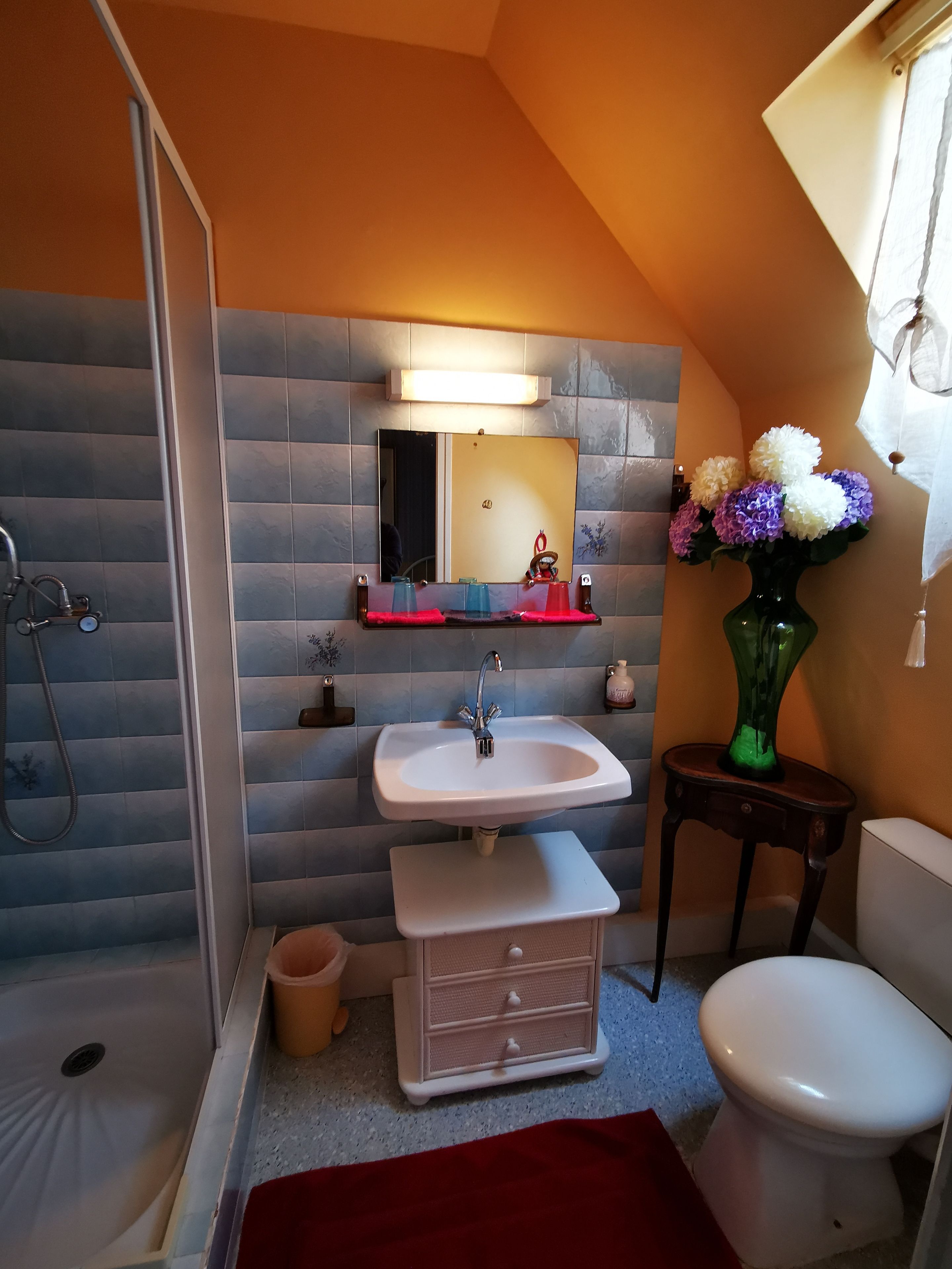 family triple room (4-6) | bathroom | hair dryer, towels