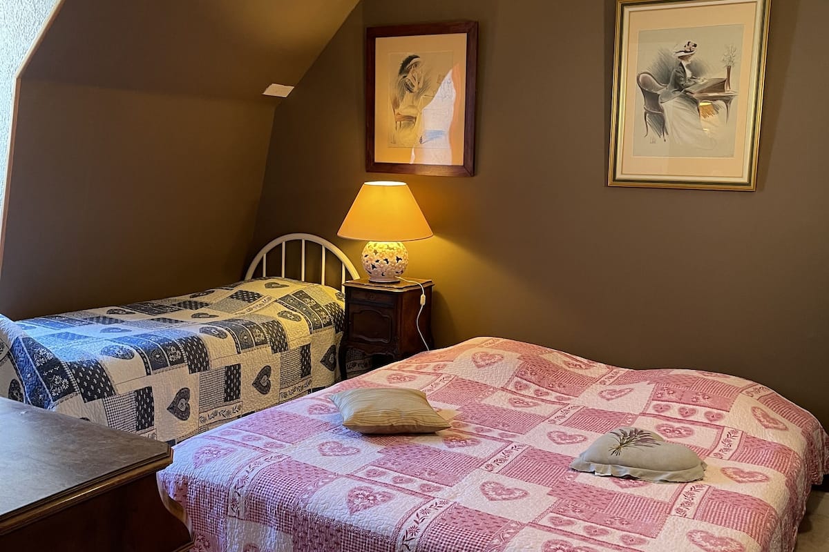 family triple room (4-6) | 1 bedroom, iron/ironing board, free wifi, bed sheets