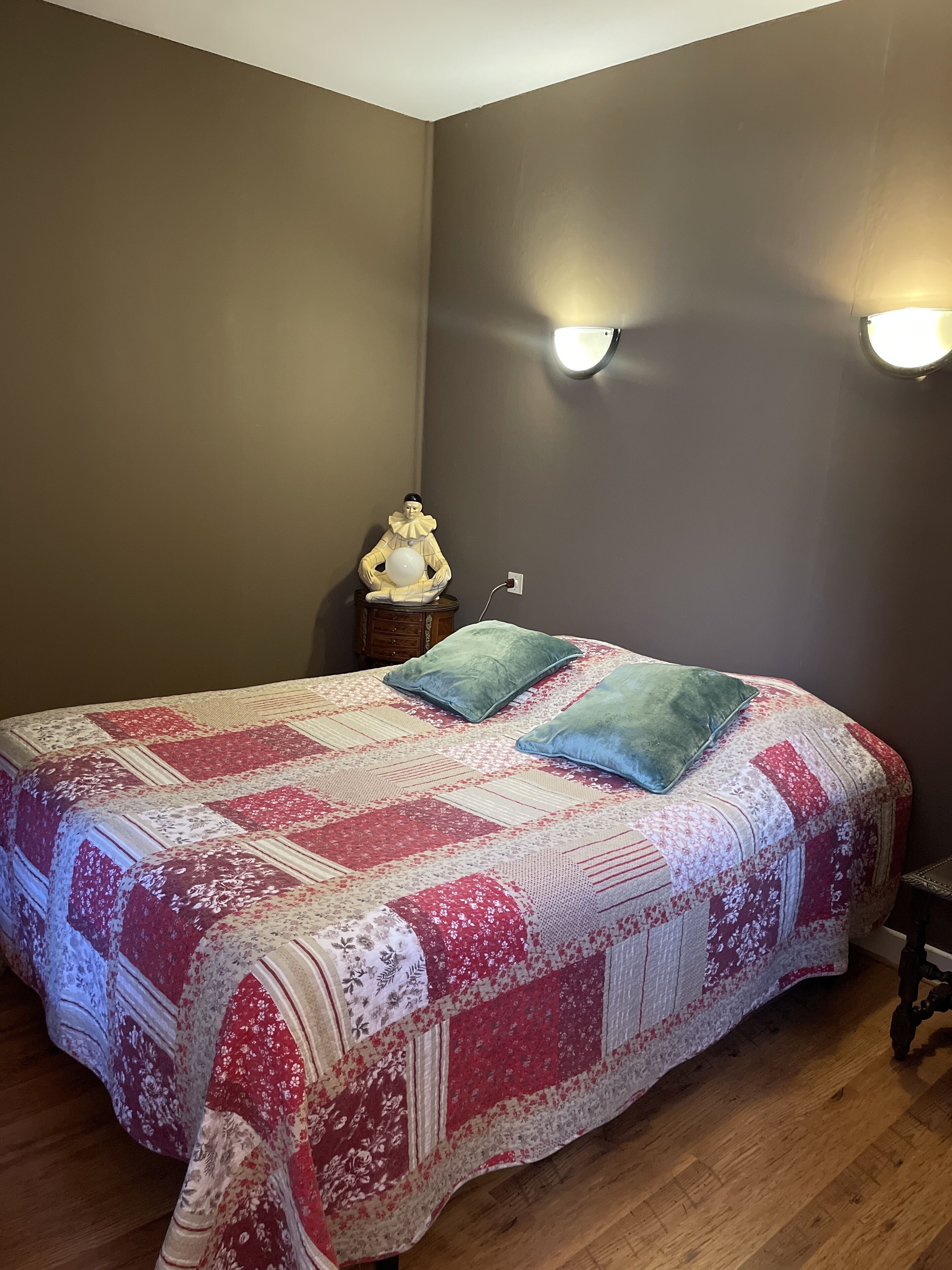 double room (2-5-8) | 1 bedroom, iron/ironing board, free wifi, bed sheets