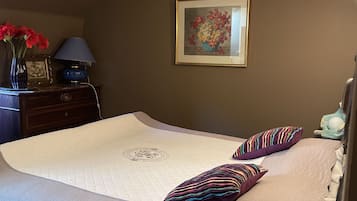 Double Room (2-5-8) | Iron/ironing board, free WiFi, bed sheets