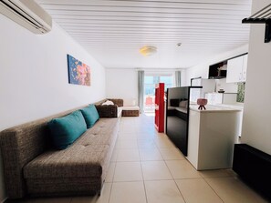 Vela Premium Dublex Pool View | Living area | LCD TV - Vela Garden Resort (Cesme)