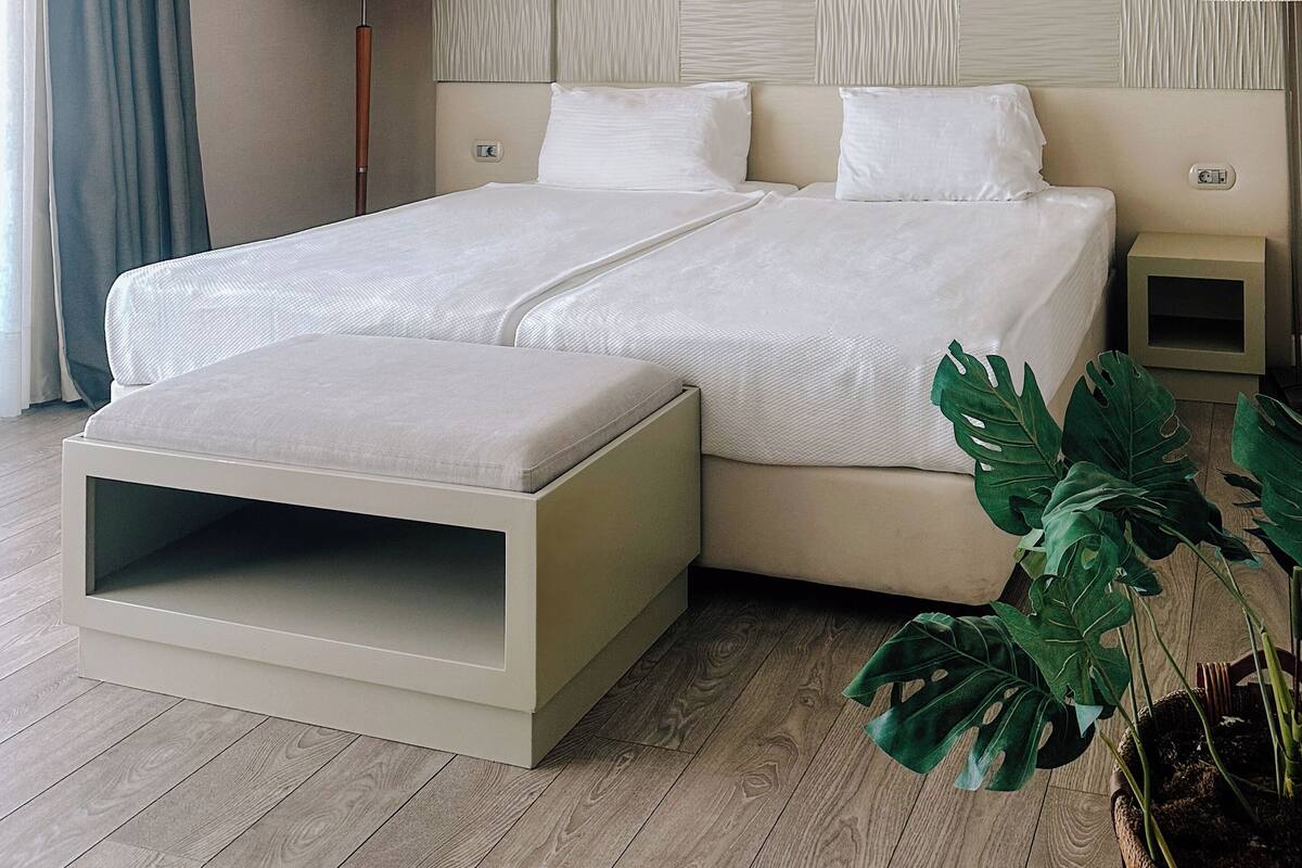 Vela Standart Room | Skrivbord, gratis wi-fi och sängkläder