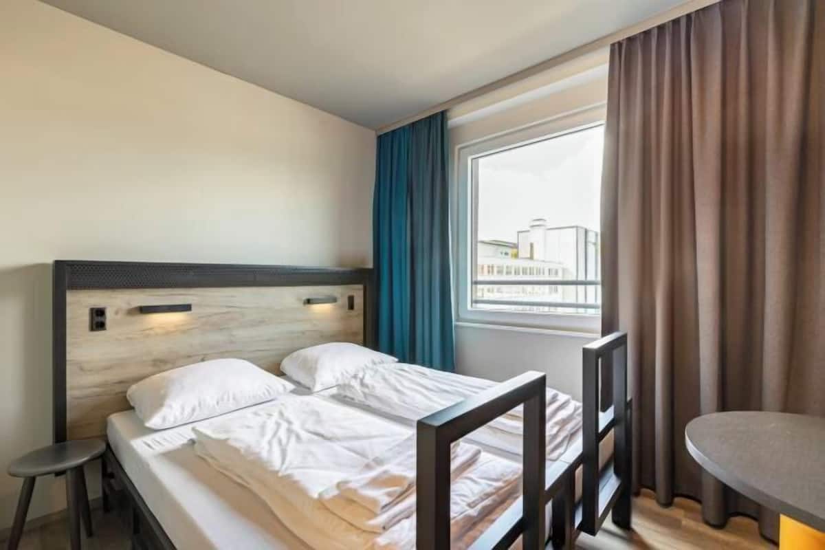 Zimmersafe, Schreibtisch, Bügeleisen/Bügelbrett, kostenloses WLAN