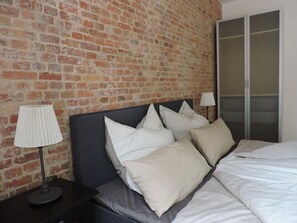 Premium bedding, rollaway beds, free WiFi, bed sheets - Altes Pastorat (Barmstedt)