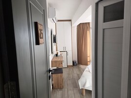 Frigobar, Wi-Fi de cortesia, roupa de cama