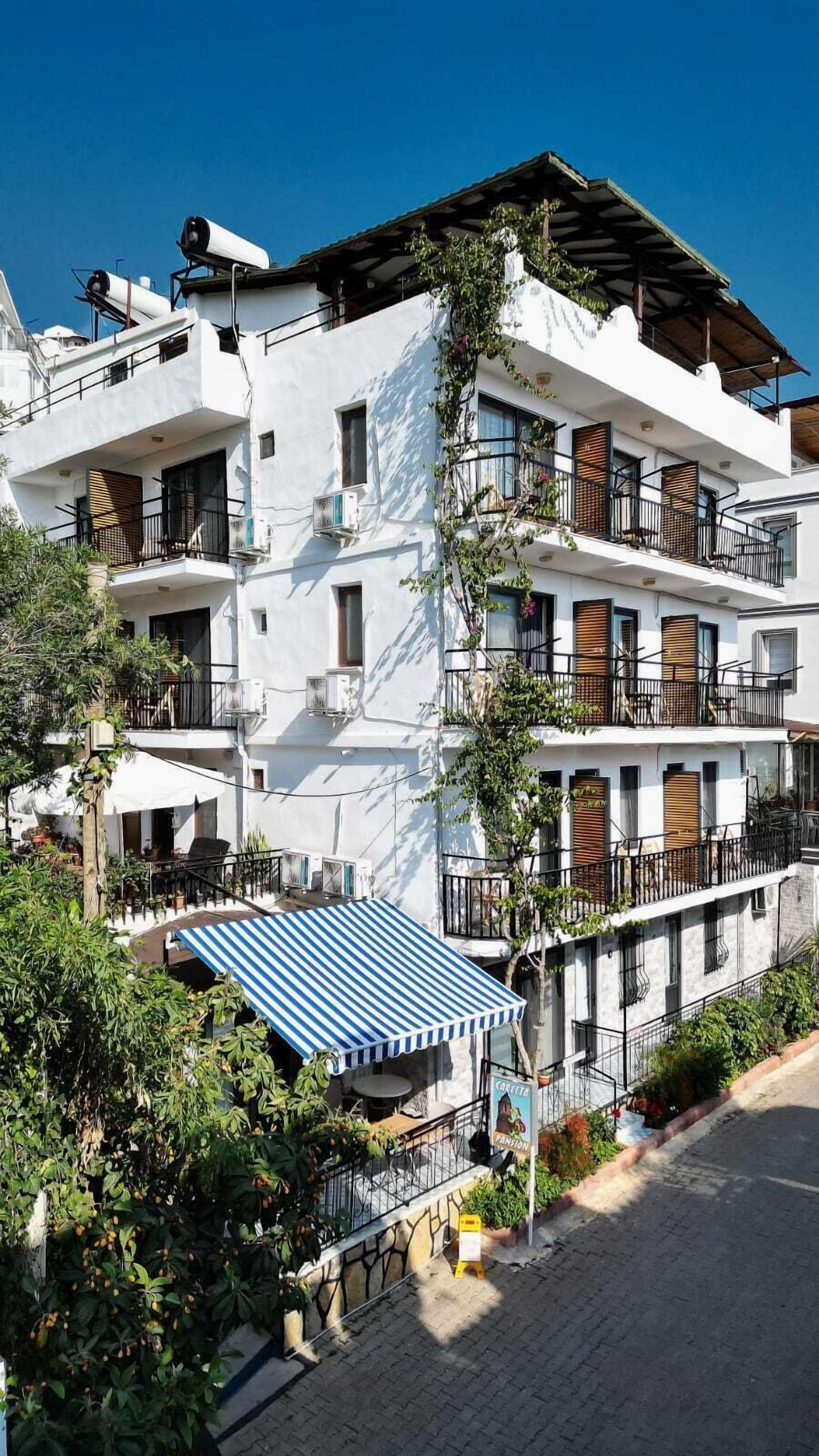 Mặt tiền nơi lưu trú