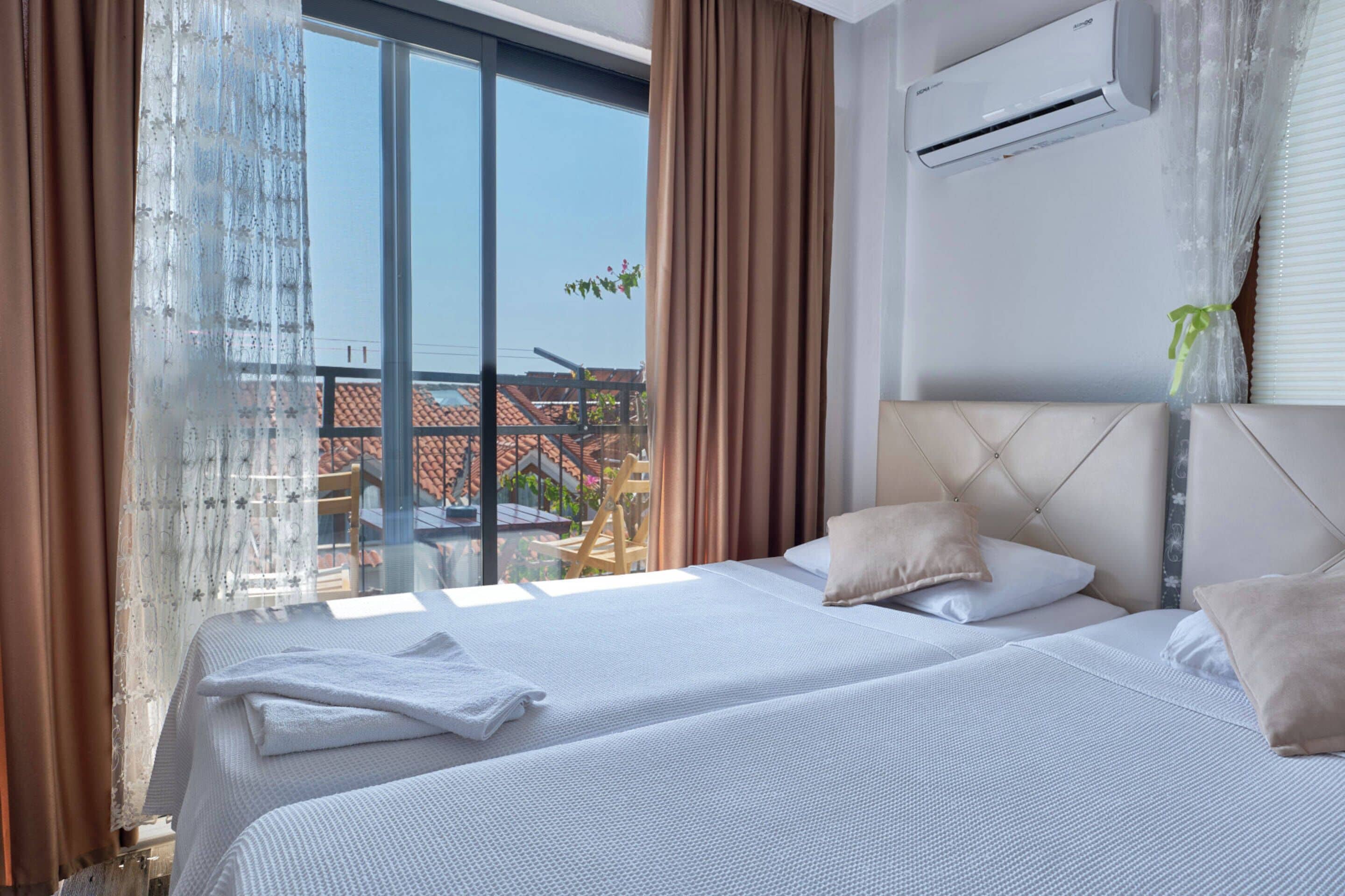 minibar, free wifi, bed sheets