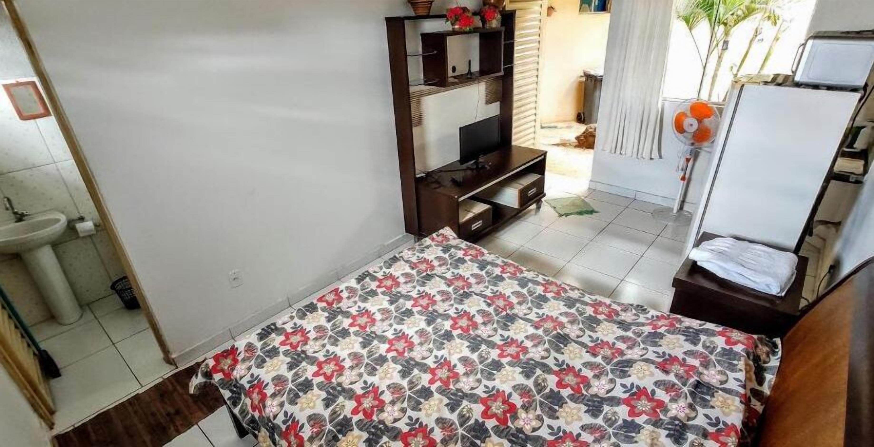 1 quarto, Wi-Fi de cortesia, roupa de cama