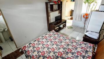 1 quarto, Wi-Fi de cortesia, roupa de cama