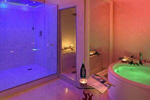 Couples treatment rooms, hot tub, steam room, massages - Barbarella SPA (Naples)