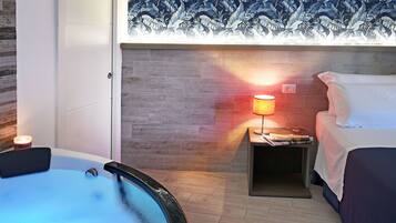 Suite, bañera de hidromasaje | Bañera de hidromasaje