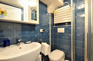 Apartment, 1 Schlafzimmer | Badezimmer | Dusche, Haartrockner, Bidet, Handtücher