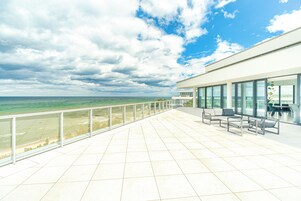 Presidential Apartment | Terrace/patio