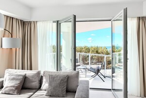 Cortinas opacas, tabla de planchar con plancha, wifi gratis