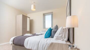 Deluxe Duplex, 3 Bedrooms, City View | Premium bedding, iron/ironing board, cots/infant beds, free WiFi