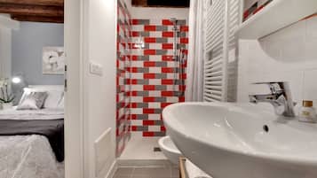 Apartment, 2 Schlafzimmer | Badezimmer