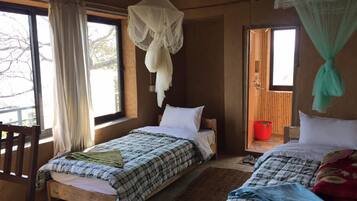 Una scrivania, Wi-Fi gratuito