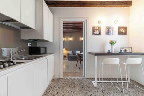 Apartment, 2 Bedrooms | Private kitchen