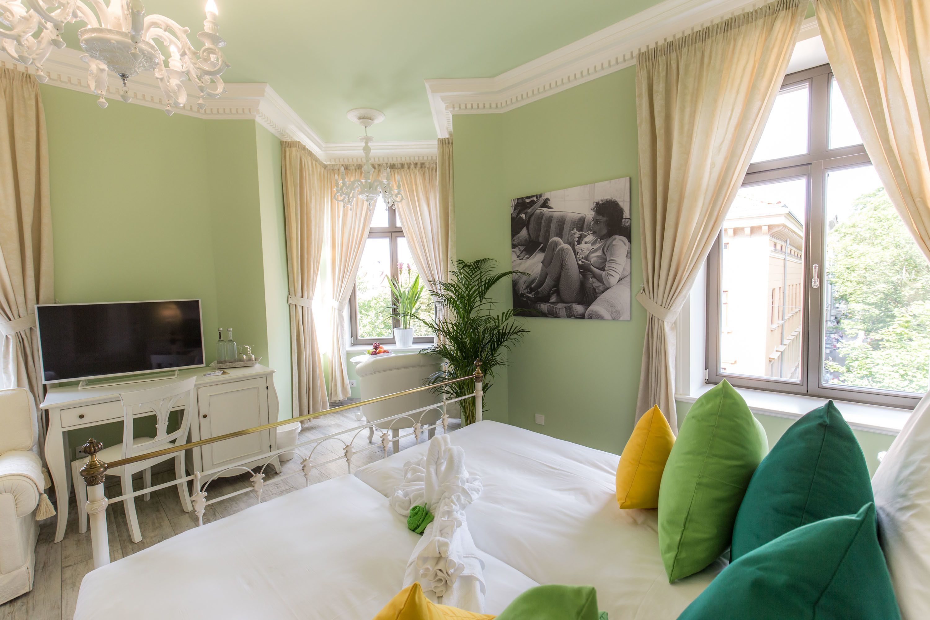 superior double room | individually decorated, individually furnished, desk, free wifi