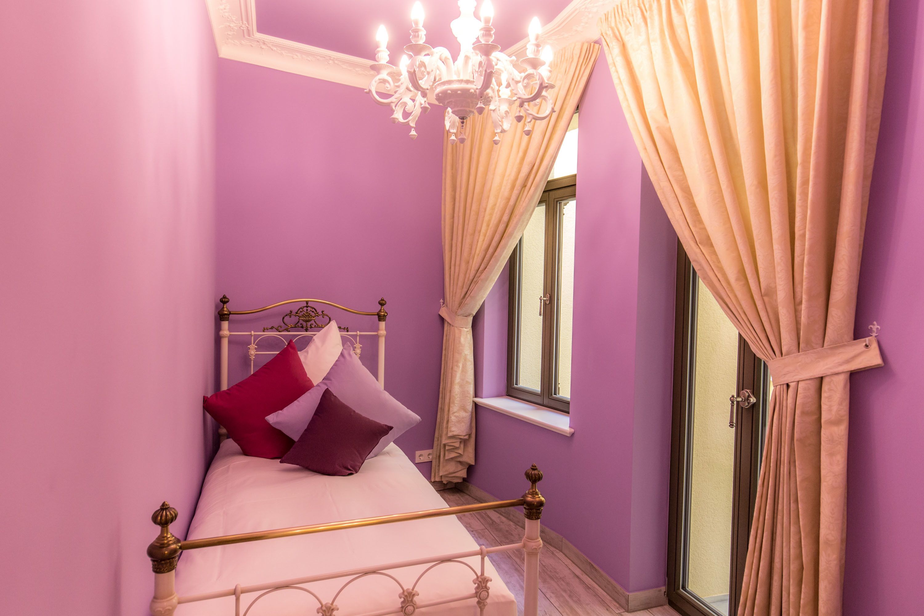 triple room | individually decorated, individually furnished, desk, free wifi