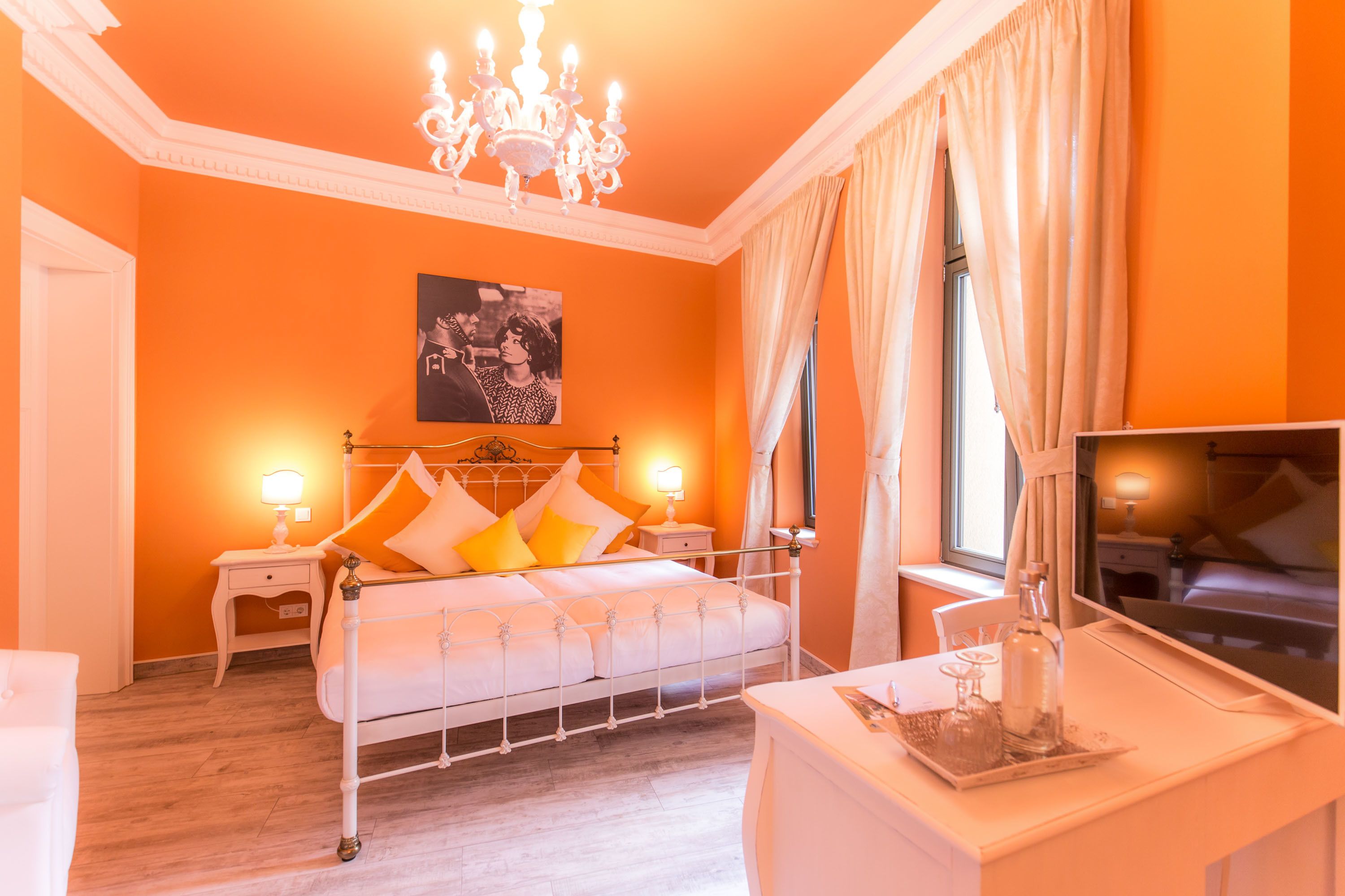 double room | individually decorated, individually furnished, desk, free wifi