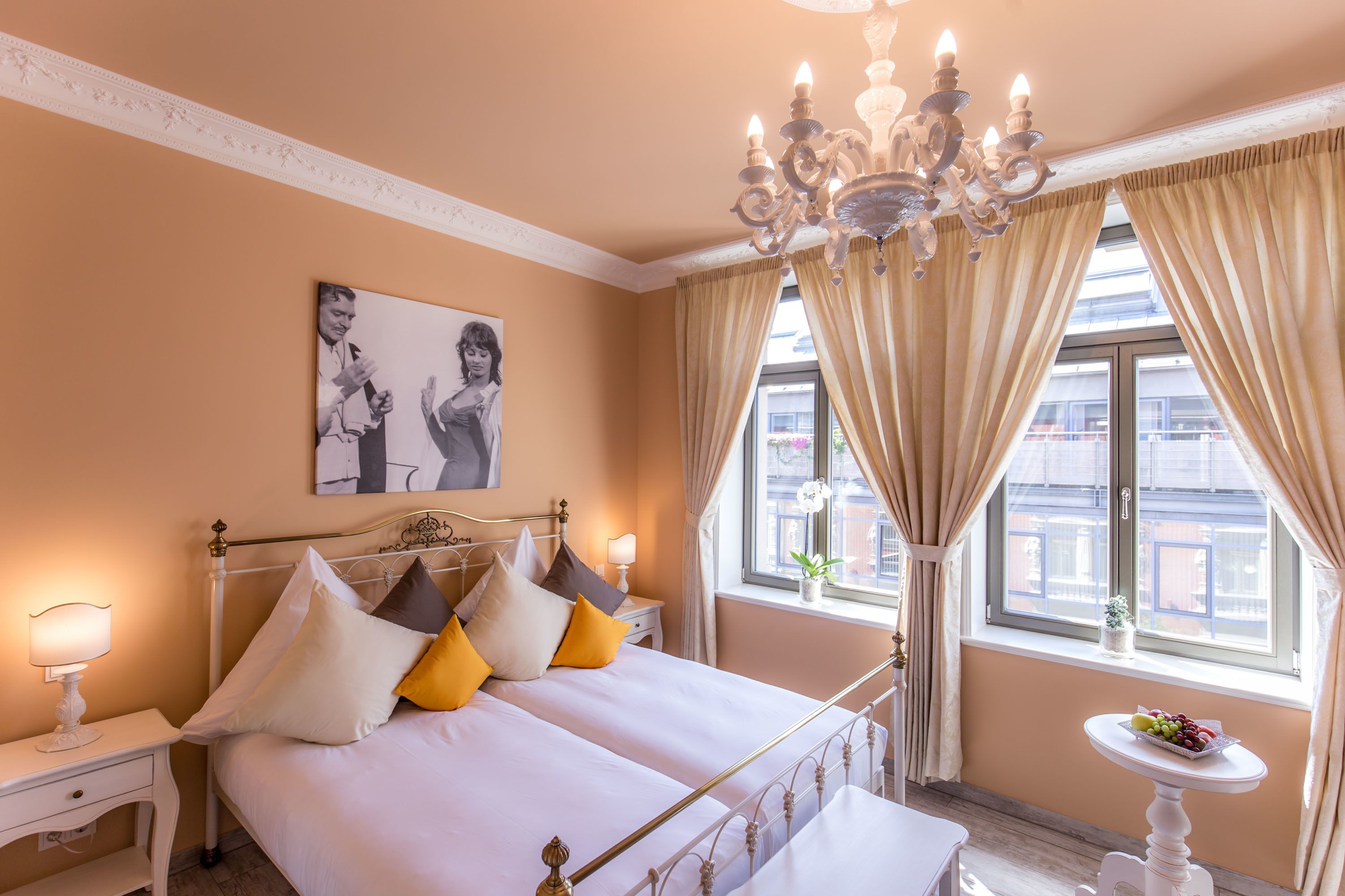 standard double room | individually decorated, individually furnished, desk, free wifi